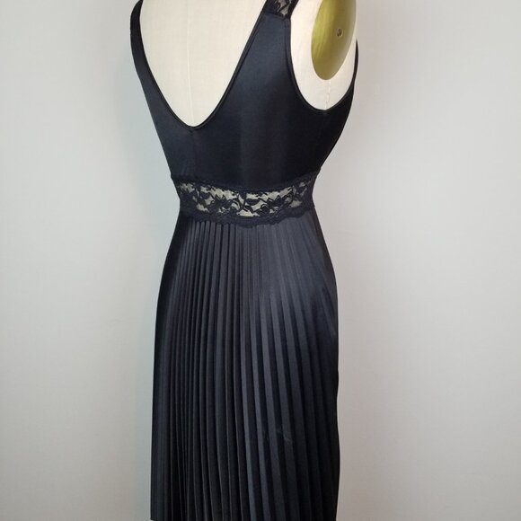 Classic Little Black Dress w/Pleated A Line Skirt & Sheer Lace Panel @ Waist * S - Picture 4 of 10